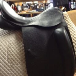 County Fusion Springtree Dressage Saddle - 17.5" -Equestrian Supplies CountyFusion175 4