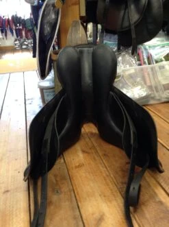 Prestige Dressage Saddle - 17" -Equestrian Supplies IMG 3972