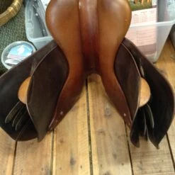 Luc Childeric Jump Saddle 17" -Equestrian Supplies IMG 4074