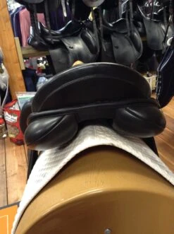 PDS Carl Hester Collection Monoflap Dressage Saddle -Equestrian Supplies IMG 4305