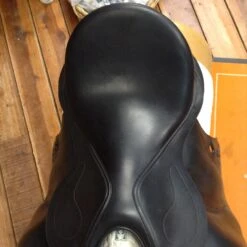 Bruno Delgrange Dressage Saddle - 18" -Equestrian Supplies IMG 4348