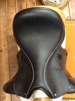 SOLD Custom Saddlery Icon Flight Dressage Saddle SOLD -Equestrian Supplies IMG 4418
