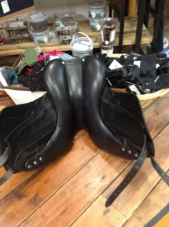 CWD SEO5 2015 Dressage Saddle - 18" -Equestrian Supplies IMG 4428