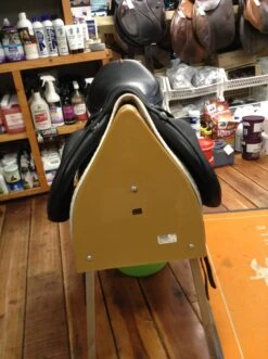 Equipe EK-26 Monoflap Jump Saddle- 17.5" -Equestrian Supplies IMG 4506