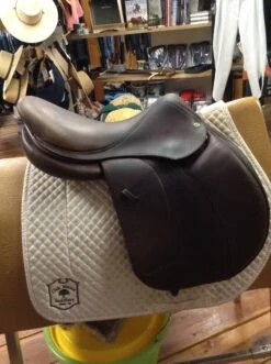 SOLD - Voltaire Palm Beach Jump Saddle 2017 - 17" -Equestrian Supplies IMG 4628