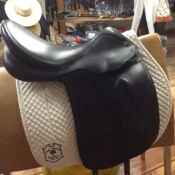 Prestige Dressage Saddle - 18" -Equestrian Supplies IMG 4790