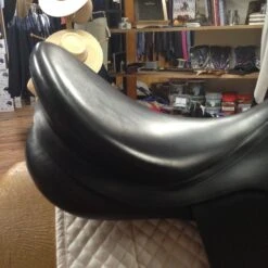 Prestige Dressage Saddle - 18" -Equestrian Supplies IMG 4792