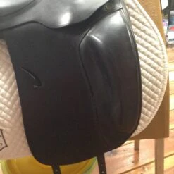 Prestige Dressage Saddle - 18" -Equestrian Supplies IMG 4793