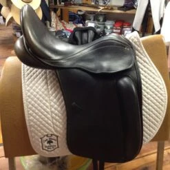 SOLD County Perfection Dressage Saddle - 17.5" SOLD -Equestrian Supplies IMG 4824