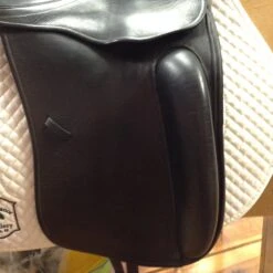 SOLD County Perfection Dressage Saddle - 17.5" SOLD -Equestrian Supplies IMG 4827