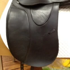 M Toulouse Diana Dressage - 17" -Equestrian Supplies IMG 4836