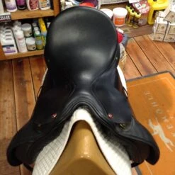 Albion SLK Dressage Saddle - 17.5" -Equestrian Supplies IMG 4893