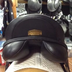 Albion SLK Dressage Saddle - 17.5" -Equestrian Supplies IMG 4901