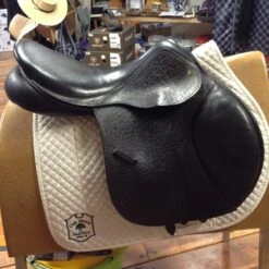 County Solution Jump Saddle - 17.5" -Equestrian Supplies IMG 4945