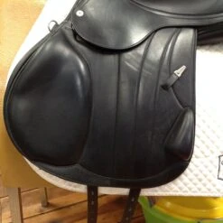 Equipe EK-GO Jump Saddle - 17.5" -Equestrian Supplies IMG 5057