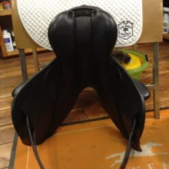Equipe EK-GO Jump Saddle - 17.5" -Equestrian Supplies IMG 5068