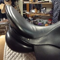 Albion Platinum Ultima Dressage Saddle - 17.5" -Equestrian Supplies IMG 5081