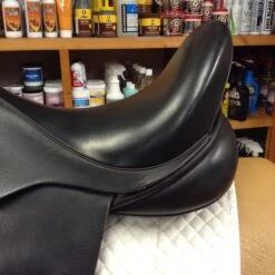 Black Country Eloquence Dressage Saddle - 17.5" -Equestrian Supplies IMG 5105