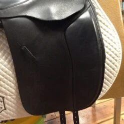 Black Country Eloquence Dressage Saddle - 17.5" -Equestrian Supplies IMG 5114