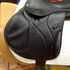 2012 Devoucoux Chiberta Monoflap - 18" 18 2012 Devoucoux Chiberta Monoflap - 18" -Equestrian Supplies IMG 5123