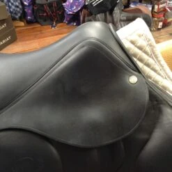 2012 Devoucoux Chiberta Monoflap - 18" 24 2012 Devoucoux Chiberta Monoflap - 18" -Equestrian Supplies IMG 5128