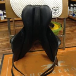 2012 Devoucoux Chiberta Monoflap - 18" 29 2012 Devoucoux Chiberta Monoflap - 18" -Equestrian Supplies IMG 5133