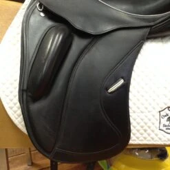 SOLD - Custom Saddlery Wolfgang Solo Dressage Saddle - 18" -Equestrian Supplies IMG 5139