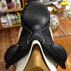 SOLD - Custom Saddlery Wolfgang Solo Dressage Saddle - 18" -Equestrian Supplies IMG 5141