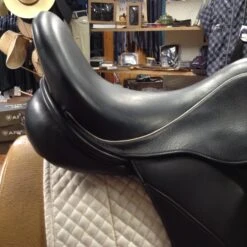 SOLD - Custom Saddlery Wolfgang Solo Dressage Saddle - 18" -Equestrian Supplies IMG 5145