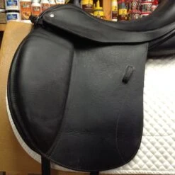 Custom Saddlery Revolution Dressage Saddle - 17" -Equestrian Supplies IMG 5252