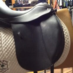 Custom Saddlery Revolution Dressage Saddle - 17" -Equestrian Supplies IMG 5259