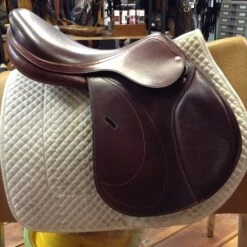 Equipe Expression Jump Saddle - 17.5" 25 Equipe Expression Jump Saddle - 17.5" -Equestrian Supplies image 1752ad65 b635 4b13 b7d1 07158ee8761e