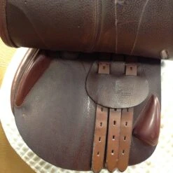Equipe Expression Jump Saddle - 17.5" 22 Equipe Expression Jump Saddle - 17.5" -Equestrian Supplies image 38c15b29 7c5d 4fa4 ab91 67da33a8f6b5